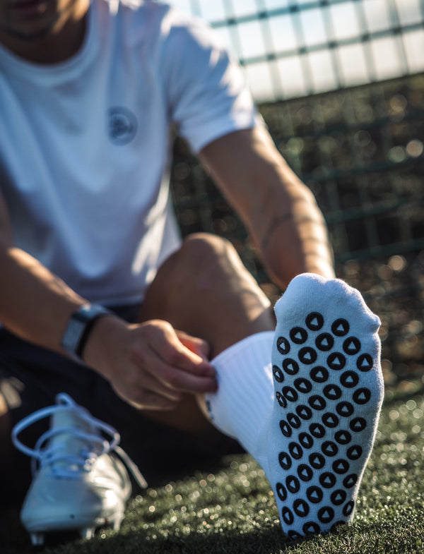 MM11Sports White Style Grip Socks